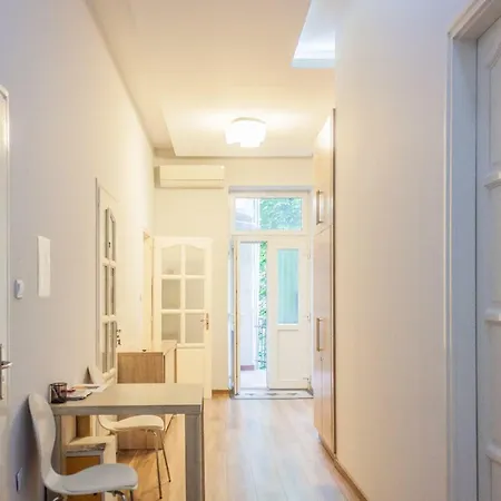 Bed and breakfast Loyal Budapest